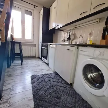 Raya Maisonette, Ideal Center Apartamento